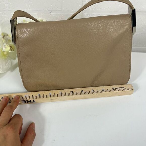 LIZ CLAIBORNE Nude/Tan Neutral Leather Flap Crossbody Bag 6x10in - Picture 4 of 12